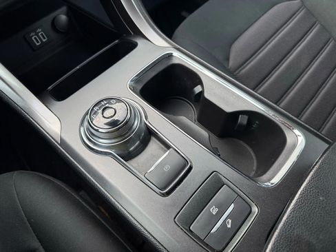 Used 2020 Ford Fusion SE image 23