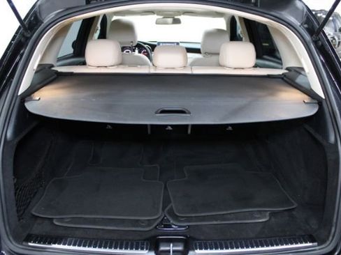 Used 2018 Mercedes-Benz GLC 300 w/ Multimedia Package image 21