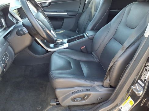 Used 2016 Volvo XC60 T5 Premier w/ Proximity Package image 14
