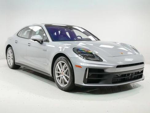 Used 2025 Porsche Panamera 4 E-Hybrid AWD/4WD image 9