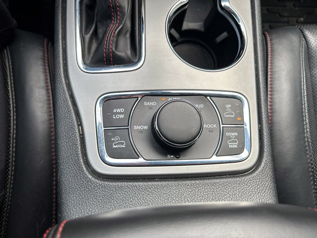Used 2020 Jeep Grand Cherokee Trailhawk w/ Trailhawk Luxury Group AWD/4WD image 18