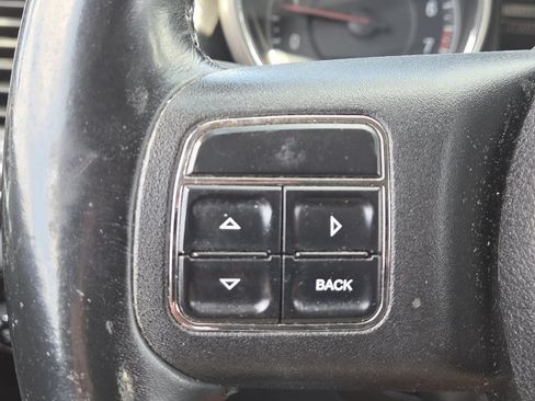 Used 2012 Jeep Grand Cherokee Laredo w/ Laredo E Group AWD/4WD image 19