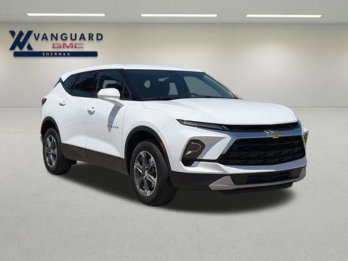 Used 2025 Chevrolet Blazer LT FWD image 12
