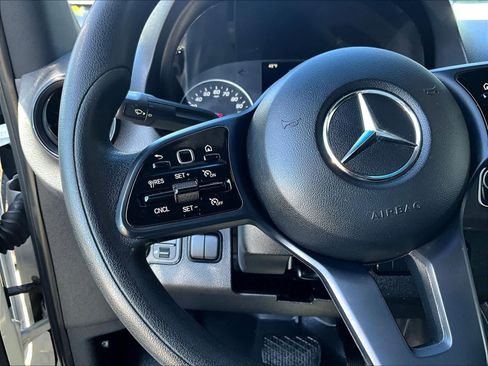 Used 2023 Mercedes-Benz Sprinter 2500 image 22