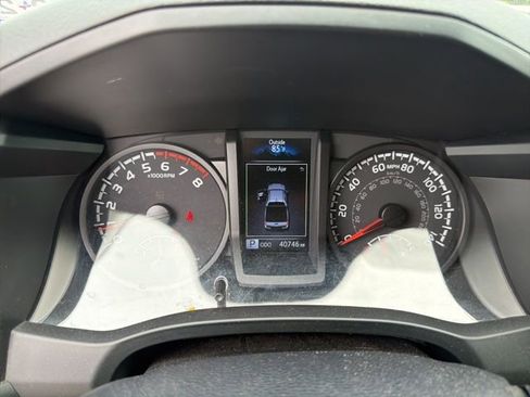 Used 2021 Toyota Tacoma SR w/ SR Convenience Package RWD image 9