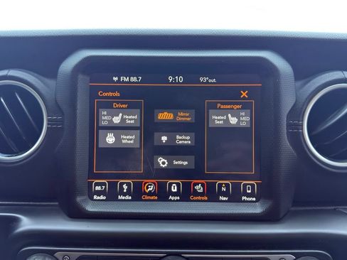 Used 2019 Jeep Wrangler Unlimited Sahara AWD/4WD image 26