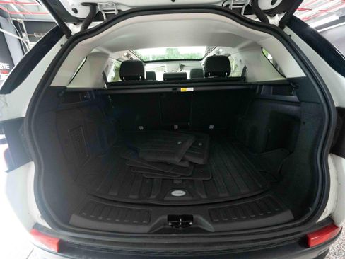 Used 2020 Land Rover Discovery Sport SE AWD/4WD image 28