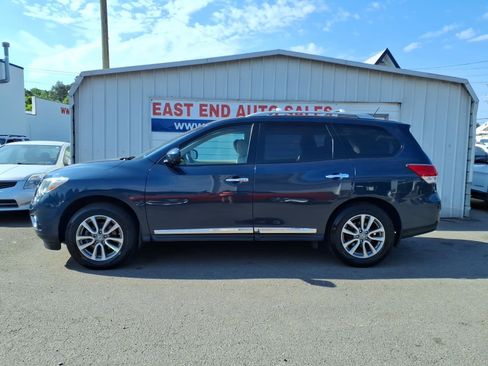 Used 2016 Nissan Pathfinder SL w/ SL Tech Package AWD/4WD image 2