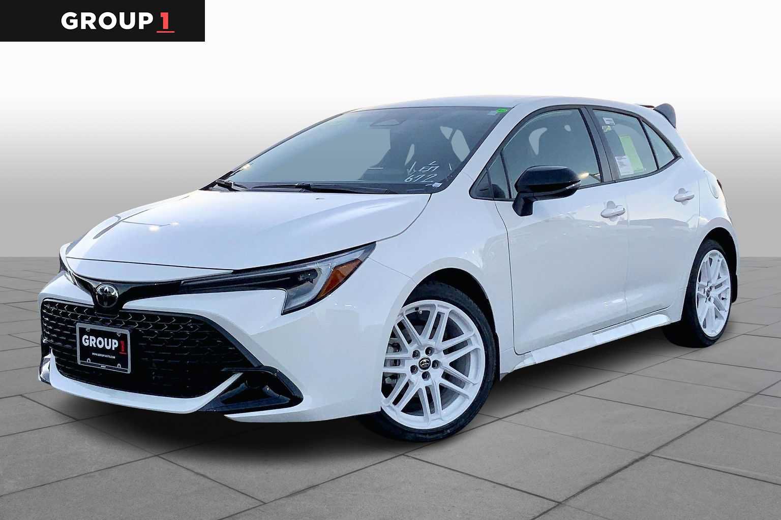 Used 2026 Toyota Corolla SE FWD image 1