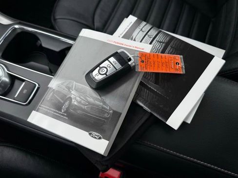 Certified 2020 Ford Fusion SE image 6