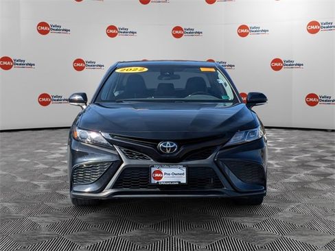 Used 2022 Toyota Camry SE w/ Cold Weather Package image 2
