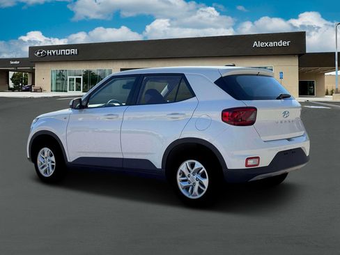 New 2026 Hyundai Venue SE image 4