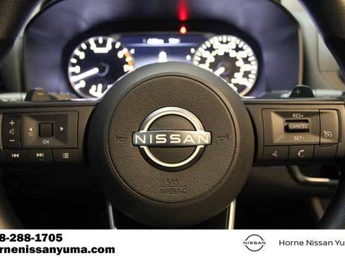 Used 2023 Nissan Rogue S image 9
