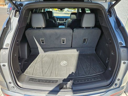 Used 2024 Buick Enclave Avenir w/ Avenir Technology Package image 22