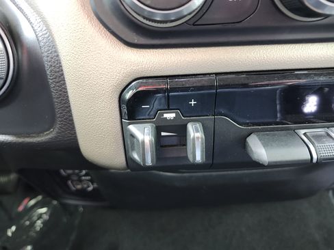 Used 2019 RAM 1500 Laramie image 10