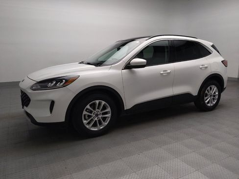 Used 2020 Ford Escape SE FWD image 2