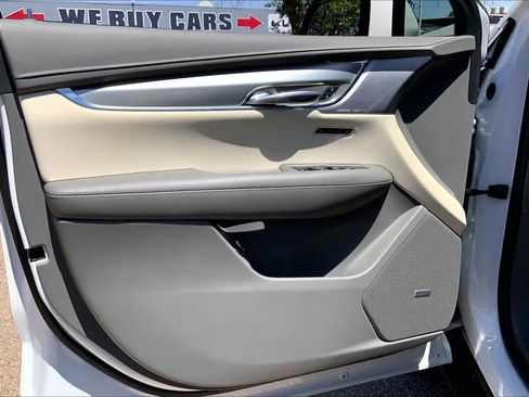 Used 2021 Cadillac XT5 Premium Luxury FWD image 22