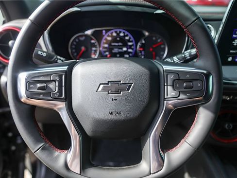 Used 2024 Chevrolet Blazer RS w/ Enhanced Convenience Package FWD image 13