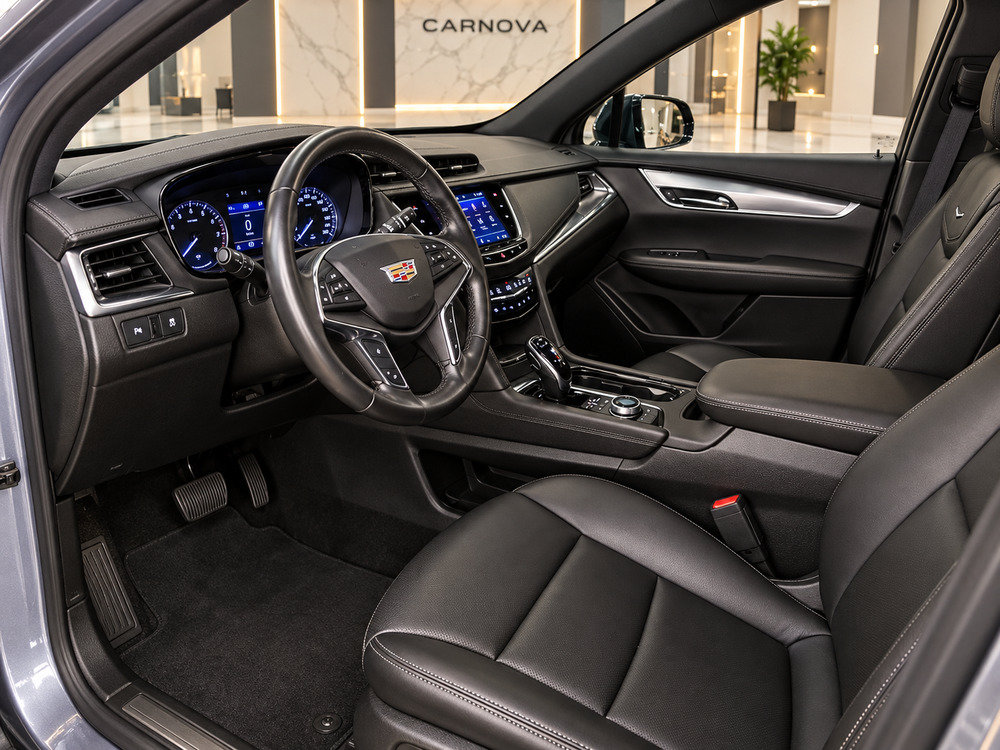 Used 2021 Cadillac XT5 Luxury w/ LPO, Floor Liner Package FWD image 10