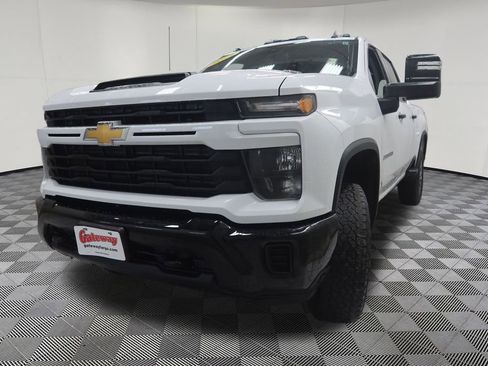 Used 2024 Chevrolet Silverado 2500 Custom w/ Custom Value Package AWD/4WD image 5