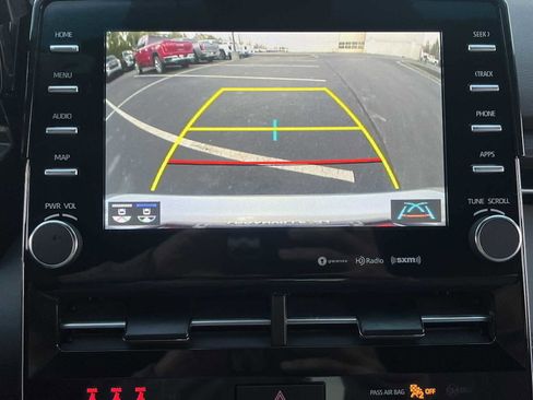 Used 2022 Toyota Avalon XLE image 6