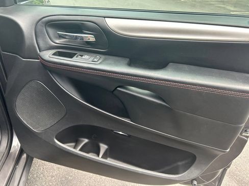 Used 2019 Dodge Grand Caravan GT FWD image 39