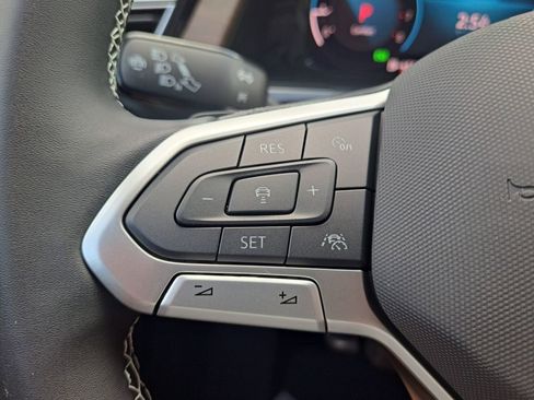 New 2026 Volkswagen Atlas SE image 14