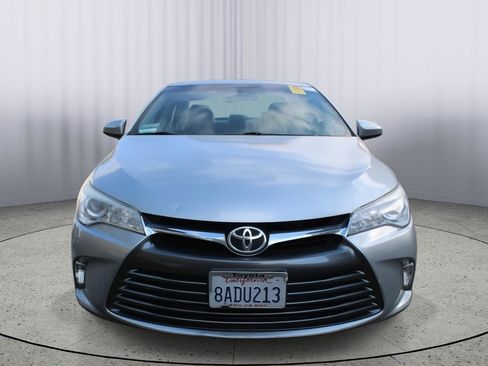 Used 2017 Toyota Camry LE image 2