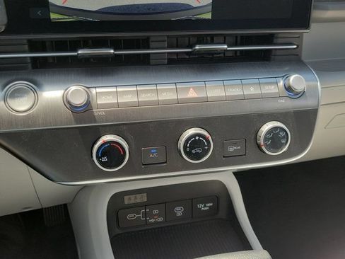 Used 2024 Hyundai Kona SE FWD image 20