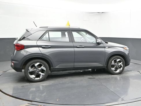 Used 2025 Hyundai Venue SEL FWD image 8