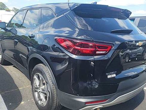 Used 2024 Chevrolet Blazer LT FWD image 3