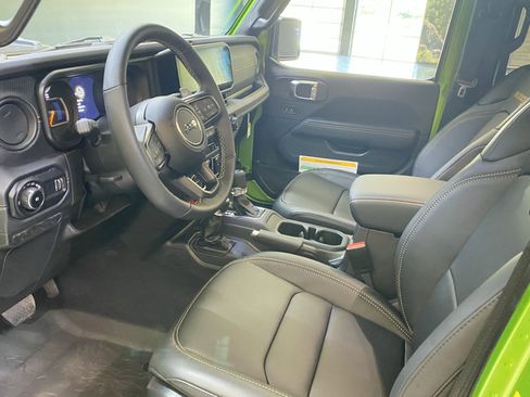 New 2025 Jeep Wrangler Unlimited Rubicon 392 image 16