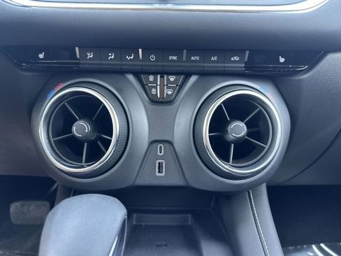 Certified 2024 Chevrolet Blazer LT w/ Convenience Package image 19