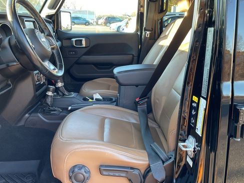 Used 2021 Jeep Wrangler Unlimited Sahara w/ Cold Weather Group image 11