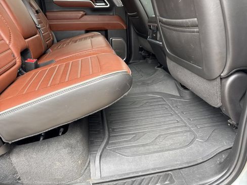 Used 2024 GMC Sierra 2500 Denali Ultimate w/ Snow Plow Prep/Camper Package AWD/4WD image 12
