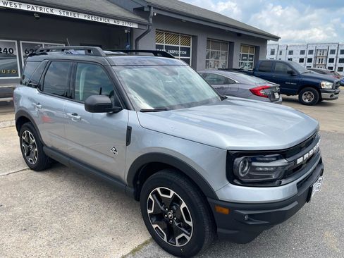 Used 2022 Ford Bronco Sport Outer Banks w/ Tech Package AWD/4WD image 15