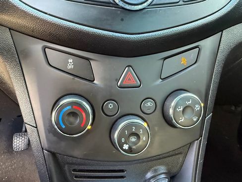 Used 2015 Chevrolet Trax LS image 14