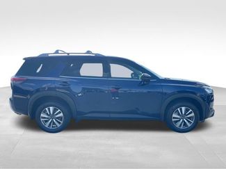 Certified 2023 Nissan Pathfinder SL AWD/4WD video 5