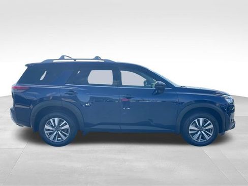 Certified 2023 Nissan Pathfinder SL AWD/4WD image 5