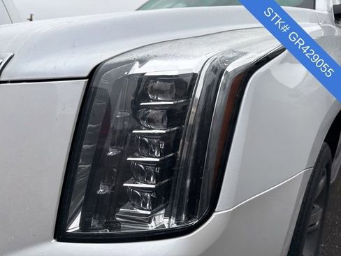 Used 2016 Cadillac Escalade Premium image 4