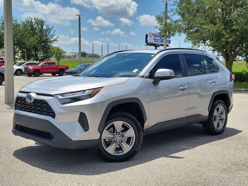 Used 2022 Toyota RAV4 XLE w/ Convenience Package AWD/4WD image 33
