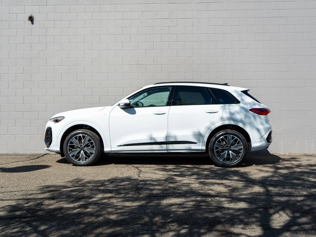 New 2026 Audi Q5 Premium Plus AWD/4WD image 3