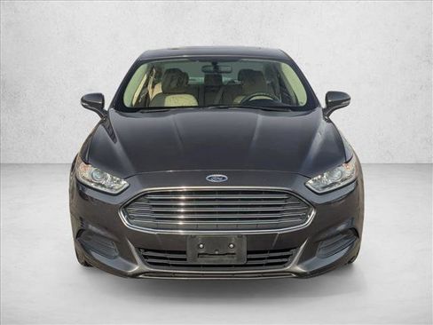 Used 2016 Ford Fusion SE image 2