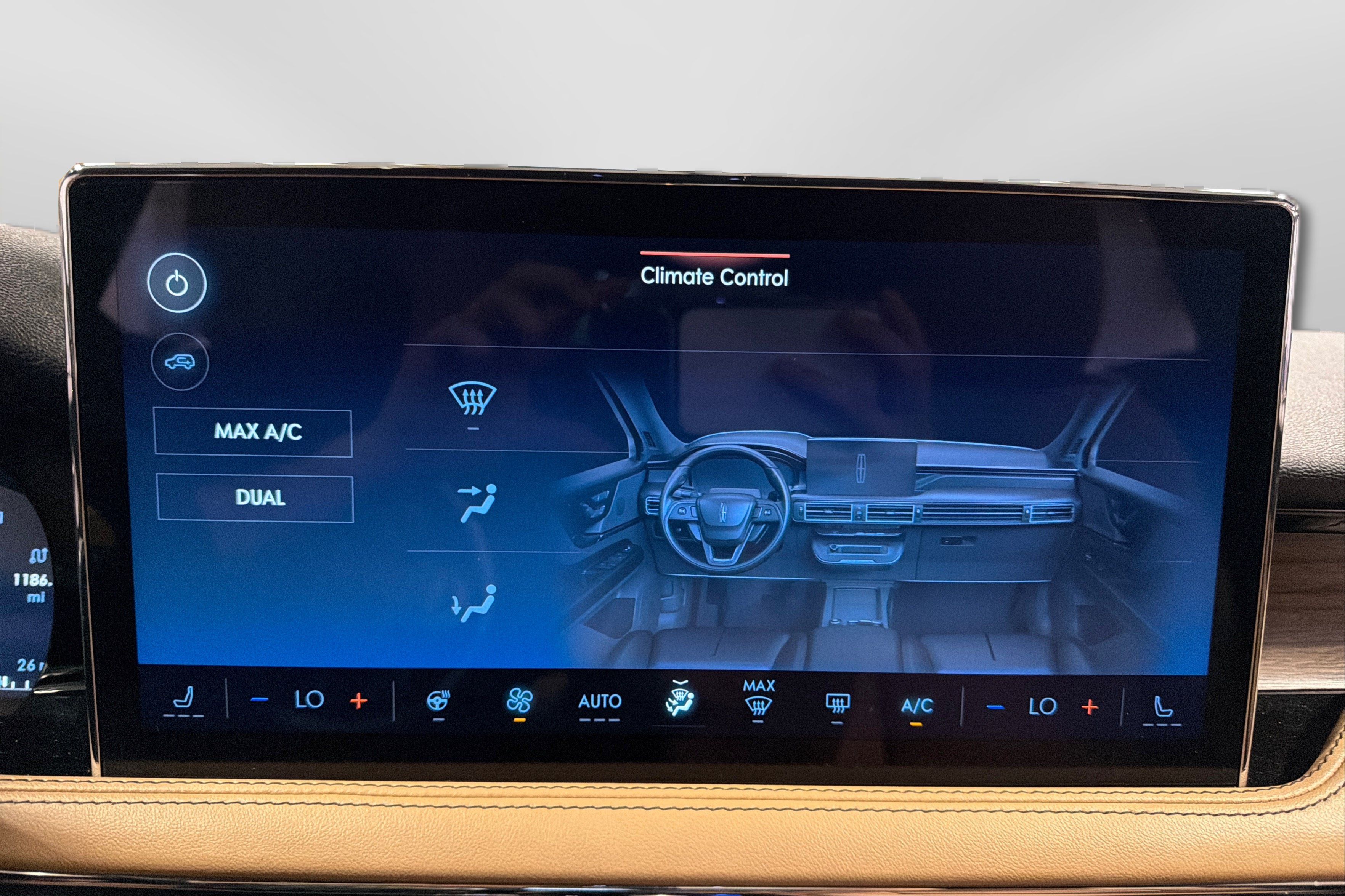 Used 2023 Lincoln Corsair Reserve w/ Equipment Group 201A AWD/4WD image 31