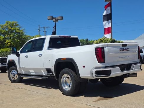 New 2026 GMC Sierra 3500 Denali w/ Denali Reserve Package AWD/4WD image 15