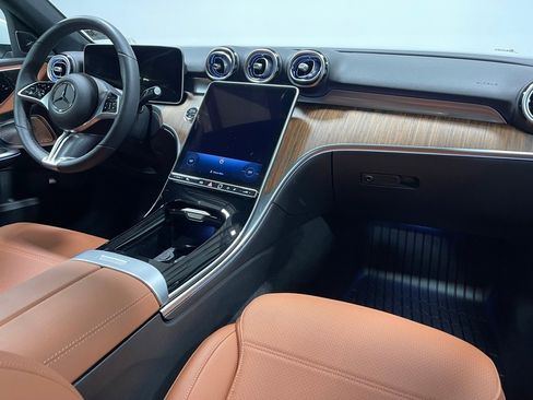 Used 2025 Mercedes-Benz C 300 4MATIC Sedan image 27