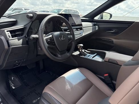 Certified 2025 Lexus ES 350 w/ Premium Package image 8