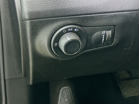 Used 2018 Jeep Compass Sport w/ Tech Group image 16