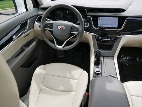 Used 2024 Cadillac XT6 Premium Luxury w/ LPO, Floor Liner Package AWD/4WD image 7