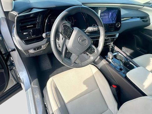 Used 2024 Lexus RX 350 FWD w/ Technology Package image 10